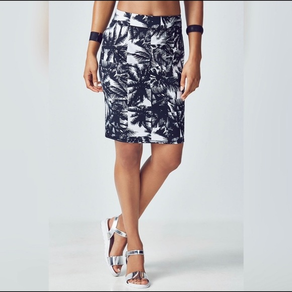 Fabletics Cora Skirt - Picture 1 of 3